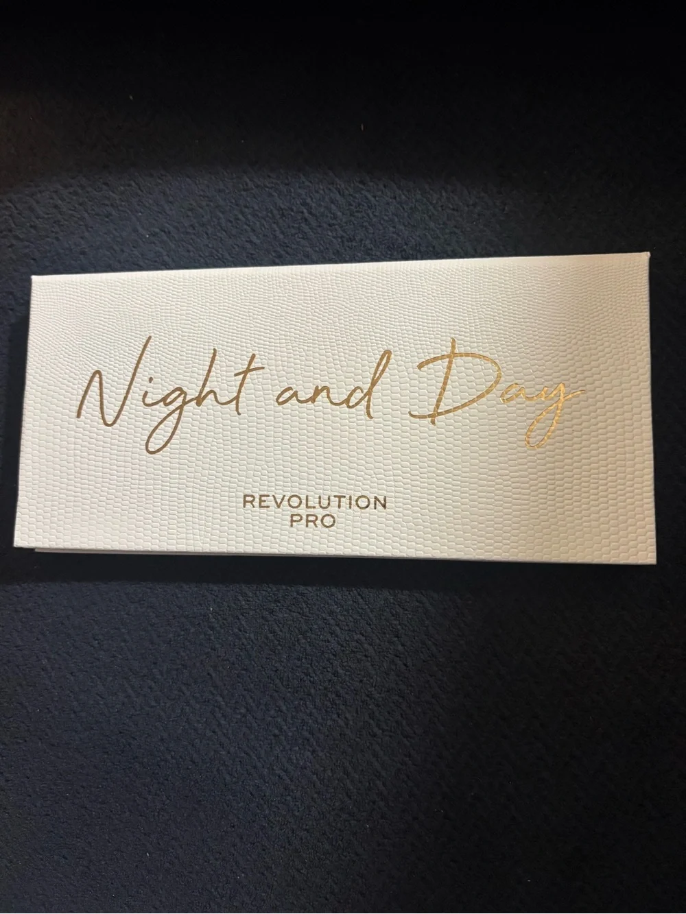 Revolution Pro Night and Day Colour Focus Shadow Palette 1.5 g